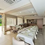 La Garden Alojamento de Acomodação e Pequeno-almoço 3*