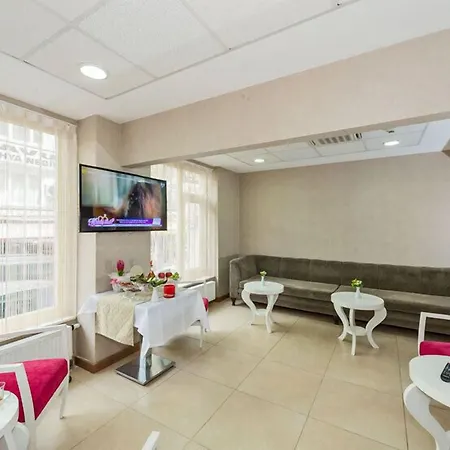 La Garden לינה וארוחת בוקר 3*