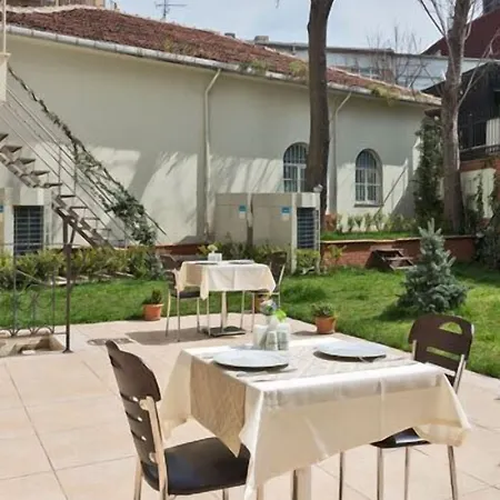 La Garden לינה וארוחת בוקר