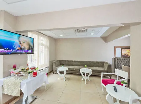 Oda ve Kahvaltı La Garden 3*