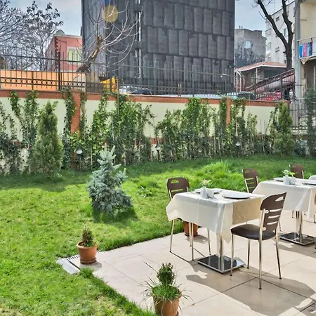La Garden 3*