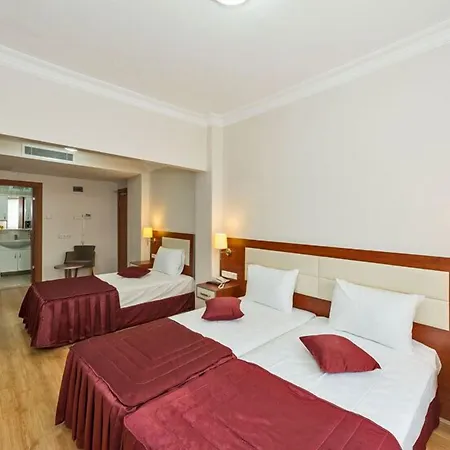 La Garden Bed and Breakfast